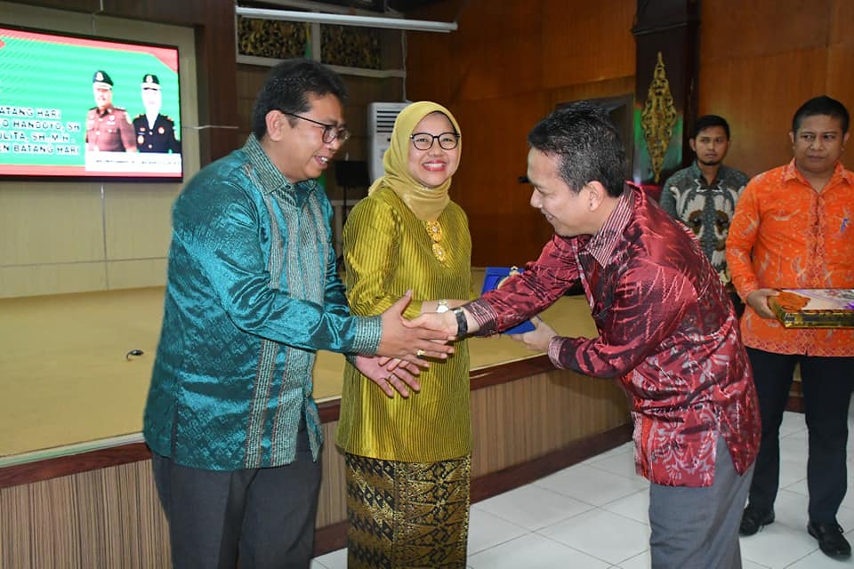 Bupati Syahirsah Hadiri Pisah Sambut Kajari Batanghari