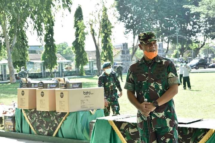 DANREM 042/GAPU Provinsi Jambi Menerima dan Menyerahkan Bantuan APD
