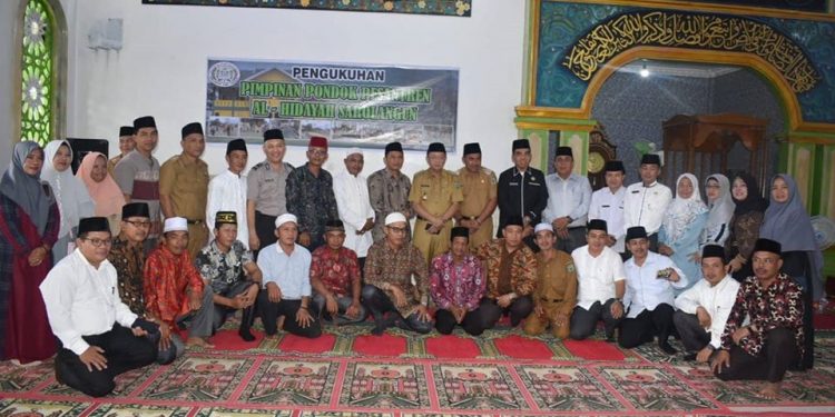 Bupati Sarolangun Kukuhkan Pimpinan Pondok Pesantren Al-Hidayah di Sarolangun