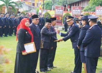 Bupati Masnah Terima Penghargaan Dari Kemenkumham