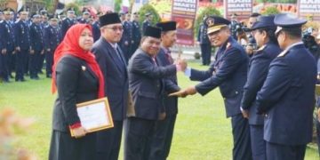 Bupati Masnah Terima Penghargaan Dari Kemenkumham