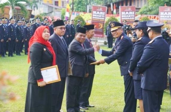 Bupati Masnah Terima Penghargaan Dari Kemenkumham