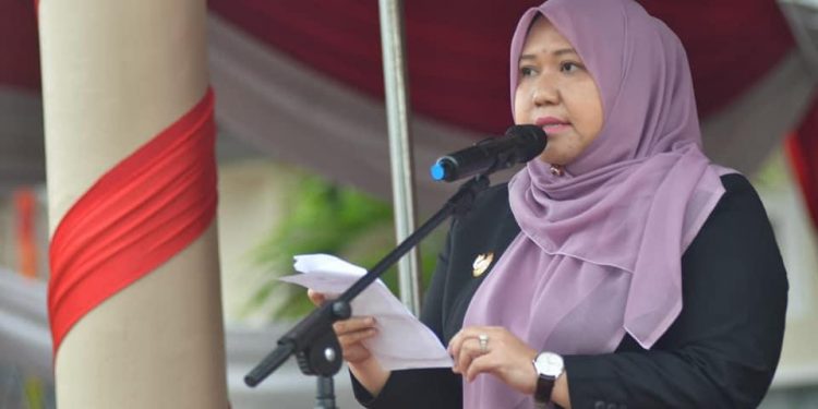 Bupati Masnah Jadi Inspektur Upacara HAB Kemenag Muarojambi