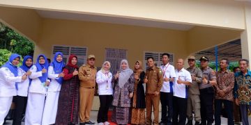 Bupati Masnah Resmikan Posyandu di Dusun Talang Parit