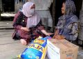 Bupati Muaro Jambi Serahkan Bantuan Bagi Warga Terkena Dampak Covid-19