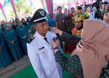 Bupati Muarojambi Lantik Kades Gedong Karya