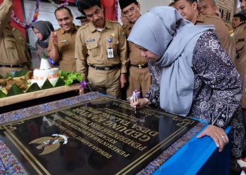 Bupati Masnah Resmikan Kantor Balai Desa Talang Bukit