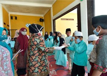 Hj.Rahima Salurkan Bantuan Untuk Panti Asuhan Hadapi Pandemi Covid-19