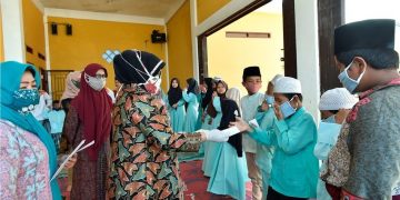 Hj.Rahima Salurkan Bantuan Untuk Panti Asuhan Hadapi Pandemi Covid-19