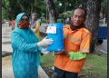 Ibu PKK Provinsi Jambi,Bagikan Masker dan Makanan ke Masyatakat