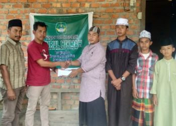Daud Cs Berikan Bantuan ke Pesantren NURUL HIKMAH di Desa Butang Baru