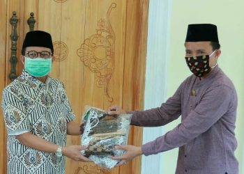 Fachrori Bagikan 1.000 Masker kepada Pedagang Pasar Angso Duo