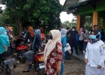 Ratusan Karyawan Rumah Sakit Ahmad Ripin Sengeti Lakukan Aksi Demo