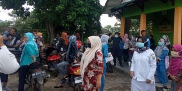 Ratusan Karyawan Rumah Sakit Ahmad Ripin Sengeti Lakukan Aksi Demo