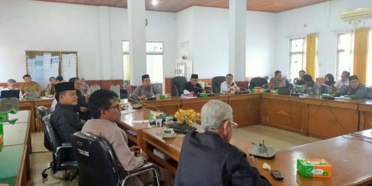 Tanggap Corona, DPRD, Dinkes dan Pihak RSUD Rapat Bersama