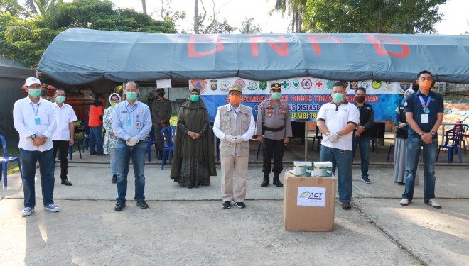 Gubernur Jambi Terima Bantuan 2.000 Masker dari ACT kepada Gugus Tugas