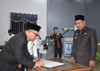 Wakil Bupati Hillalatil Badri Melantik Sargawi Sebagai Direktur Perumda Air Minum Tirta Sarko Batuah
