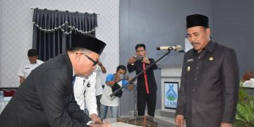 Wakil Bupati Hillalatil Badri Melantik Sargawi Sebagai Direktur Perumda Air Minum Tirta Sarko Batuah