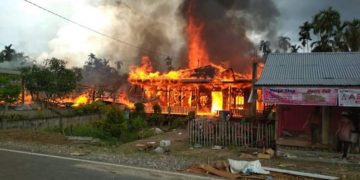 Akibat Korsleting Listrik, Tiga Rumah di Tanjabbar Ludes Terbakar