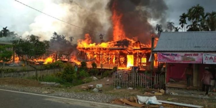 Akibat Korsleting Listrik, Tiga Rumah di Tanjabbar Ludes Terbakar