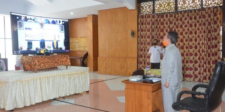 Bupati Ikuti Rapat Paripurna DPRD melalui Telekonference