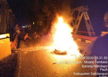 Masyarakat Tertembak,Warga Karmen Blokir Jembatan Sarolangun Jambi