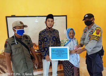 Kades Gurun Tuo Serahkan BLT DD Kepada 142 KK Penerima Manfaat