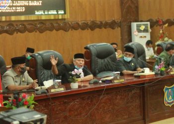 Bupati Safrial Beri Tanggapan terkait Pemandangan Umum Fraksi DPRD Terhadap LKPJ