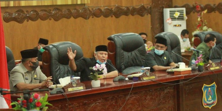 Bupati Safrial Beri Tanggapan terkait Pemandangan Umum Fraksi DPRD Terhadap LKPJ