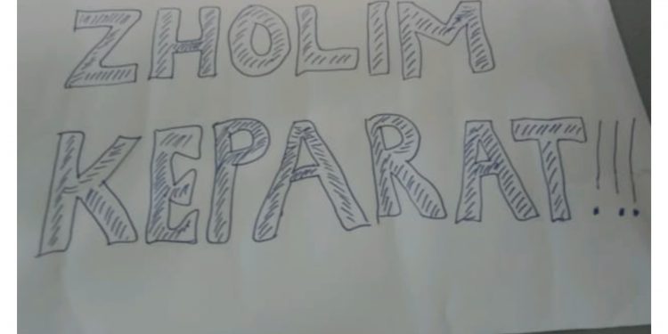 Tenaga Kesehatan RSUD RM Lakukan Aksi Dikantor DPRD Prov Jambi, Sebut “Direktur Zholim Keparat”