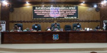 Bupati dan Wakil Bupati Tanjung Jabung Barat Hadiri Rapat Paripurna Kedua DPRD