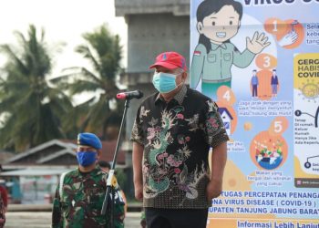 Upaya Penanganan Covid-19, Bupati Safrial Beri 10rb Masker Gratis