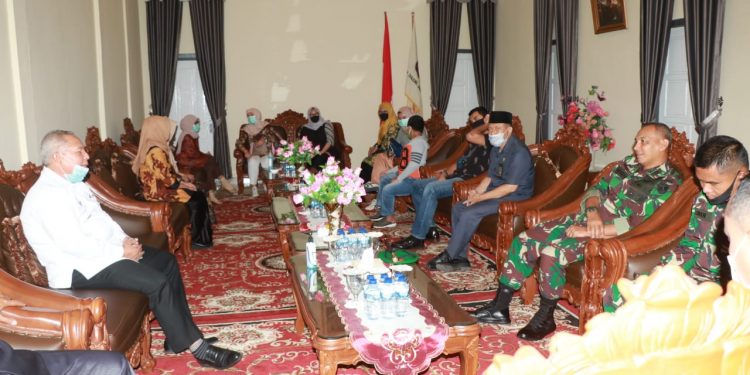 Kunker Danrem 042/Garuda Putih Disambut Langsung Bupati Safrial