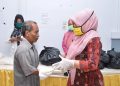 TP-PKK Batanghari Berikan Bantuan Sembako ke Masyarakat Terdampak Wabah Covid-19