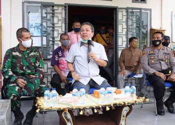 Syahirsah Serahkan Bantuan Batanghari Tunai