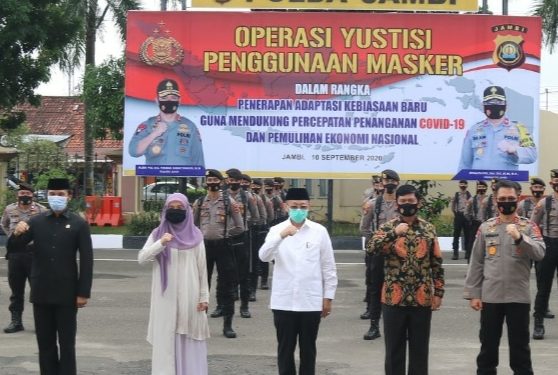 Paslon CE-RATU Hadir Deklarasi Pilkada Damai di Mapolda Jambi