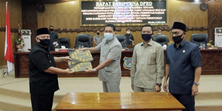Bupati Safrial Sampaikan Pengantar Laporan Pertanggungjawaban APBD 2019