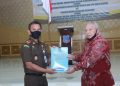 Bupati Safrial Bersama Kajari Tandatangani Nota Kesepahaman Bidang Hukum Perdata dan Tata Usaha Negara