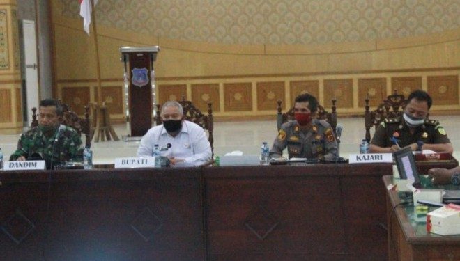 Bupati Safrial Kembali Pimpin Rapat Fasilitasi lanjutan Tuntutan Masyarakat Teluk Nilau