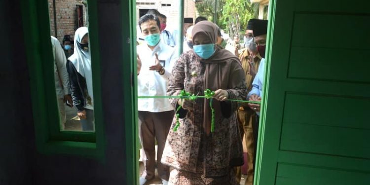 Bupati Masnah Hadiri Peresmian Bedah Rumah Baznas Muaro Jambi