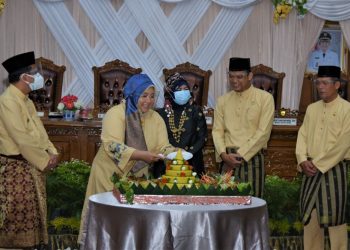 Bupati Masnah Hadiri Rapat Paripurna Istimewa Peringatan HUT Muarojambi ke-21