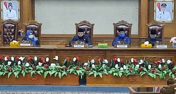 Bupati Muaro Jambi Sampaikan KUA PPAS 2021