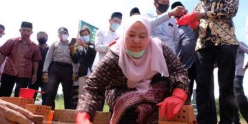 Bupati Masnah Hadiri Peletakan Batu Pertama Ponpes Darul Arifin