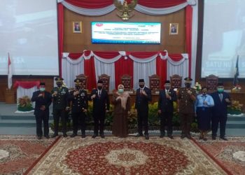 Bupati Masnah dan Wabup Hadiri Paripurna Pidato Kenegaraan HUT Ke-75 RI