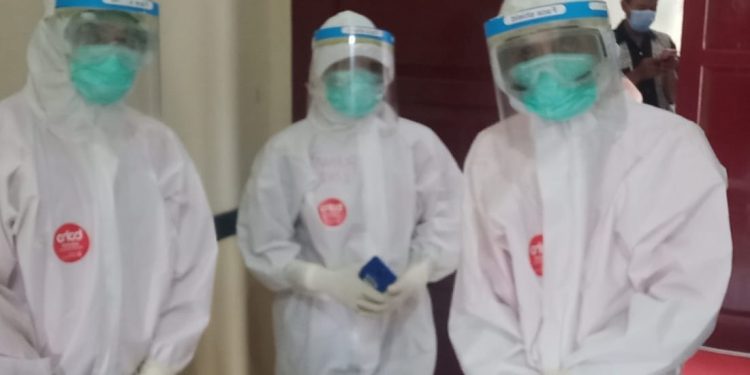 Sekda Jangning Turun ke RS Ahmad Ripin Untuk Mengecek Keadaan Pasien Covid-19