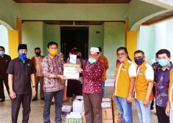 Sekda Fadhil Arief Terima Bantuan Dari DPD REI Berupa APD Bagi Sejumlah Tenaga Medis diRSUD Ahmad Ripin
