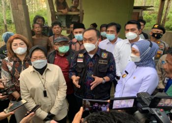 Bupati Batanghari Dampingi Menteri Sosial RI Tinjau Perekaman Data NIK