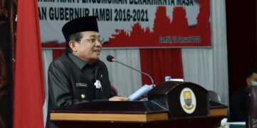 Gubernur Jambi Pamit Ucapkan Terima Kasih Pada Acara Rapat Paripurna DPRD