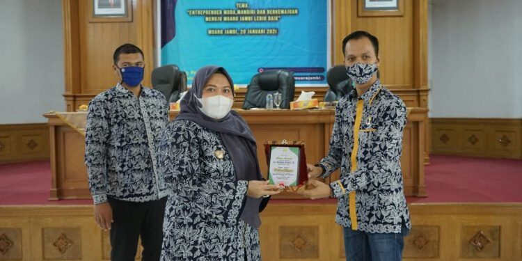 Bupati Muaro Jambi Hadiri Pelantikan Pengurus DPC Himpunan Pengusaha Muda Indonesia