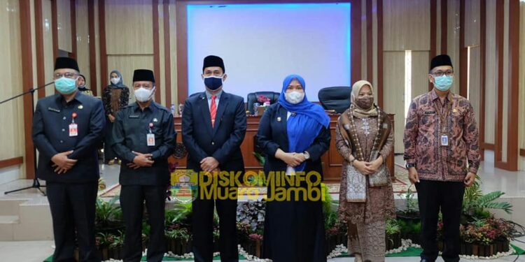 Bupati Masnah Busyro Lantik Penjabat Sekda Kabupaten Muaro Jambi